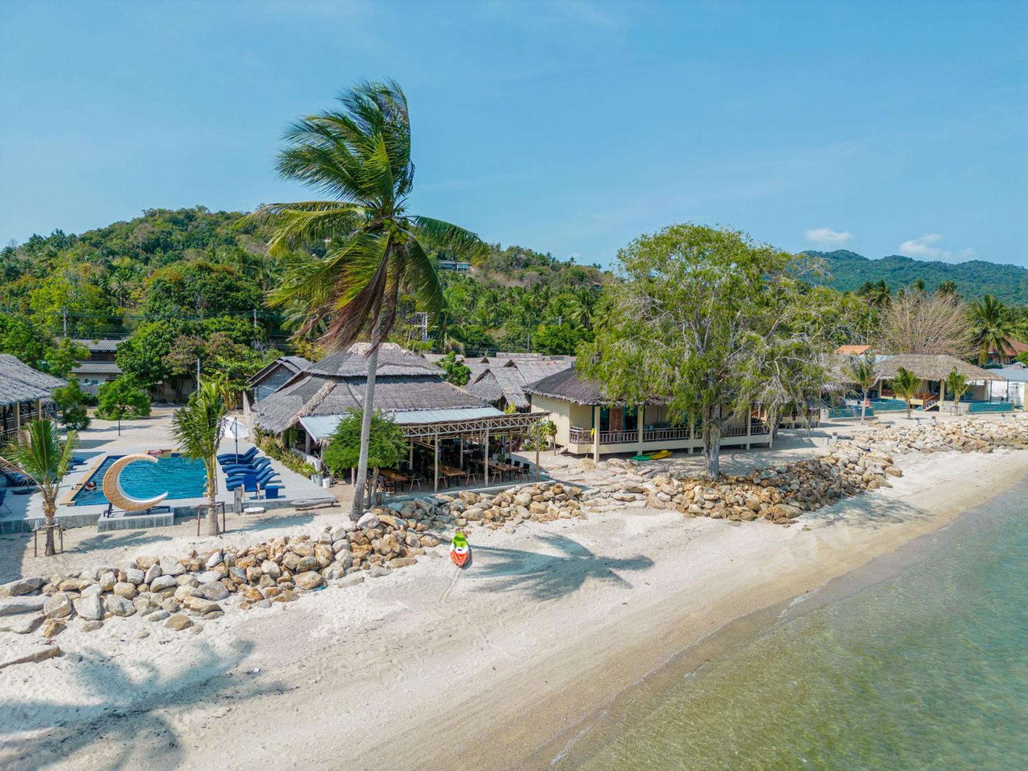 Absolute Beachfront Villas Баан Тай Екстериор снимка