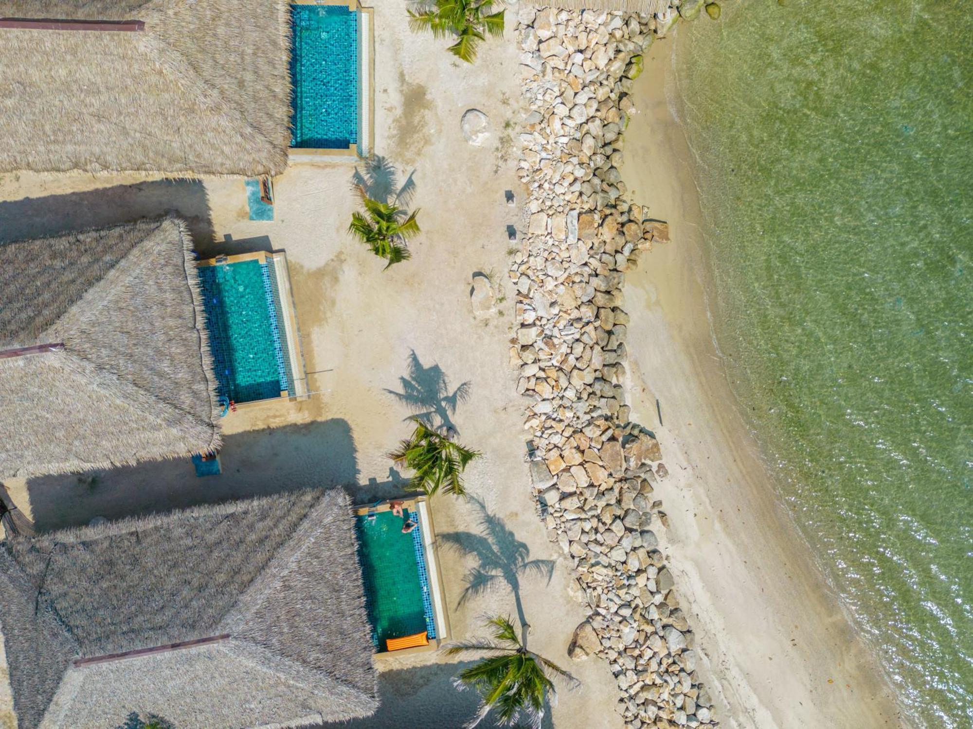 Absolute Beachfront Villas Баан Тай Екстериор снимка