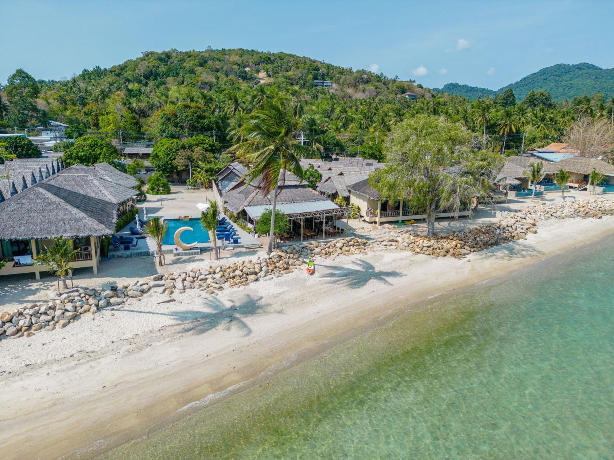 Absolute Beachfront Villas Баан Тай Екстериор снимка