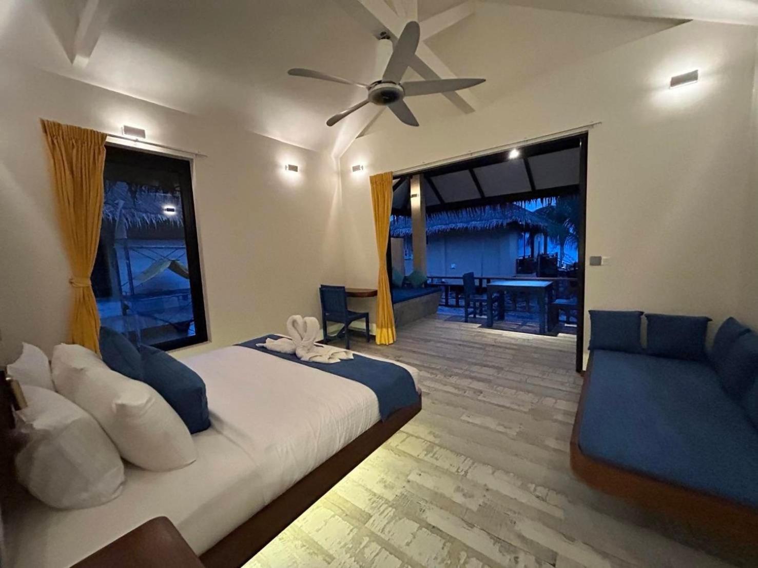 Absolute Beachfront Villas Баан Тай Екстериор снимка
